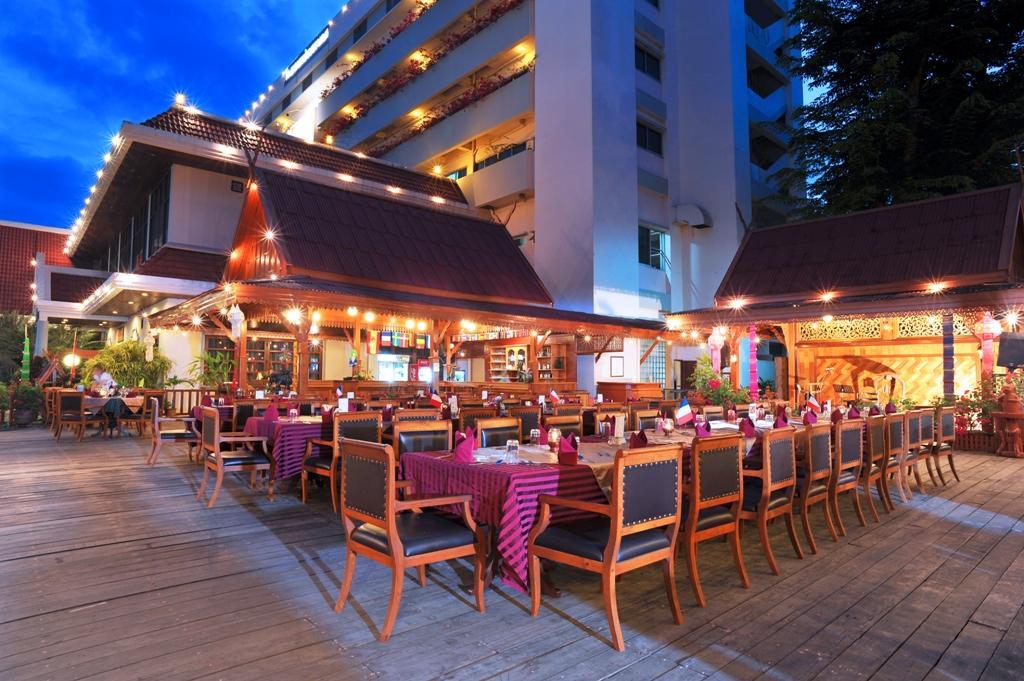 Maeyom Palace Hotel Phrae Esterno foto