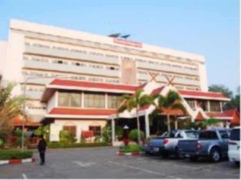 Maeyom Palace Hotel Phrae Esterno foto