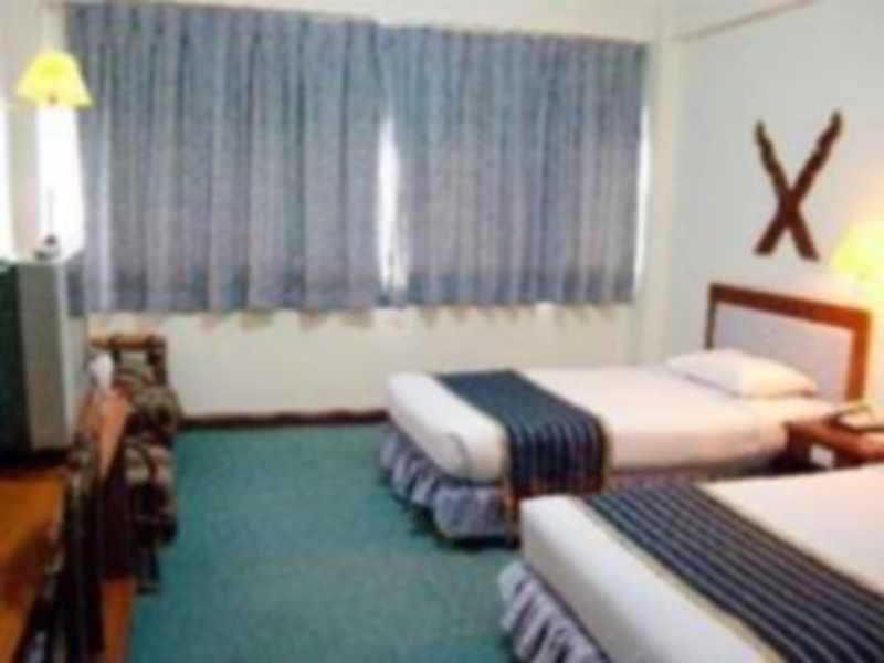 Maeyom Palace Hotel Phrae Esterno foto