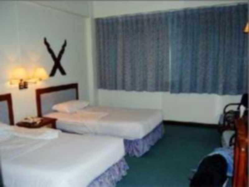 Maeyom Palace Hotel Phrae Esterno foto